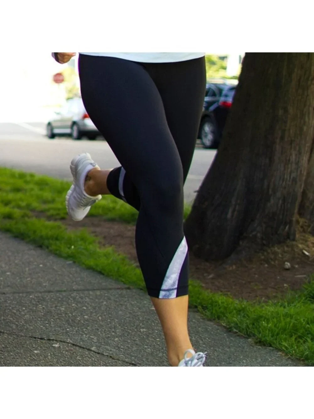 Lululemon Run: Inspire Crop II Black / Blazer Fossil / White